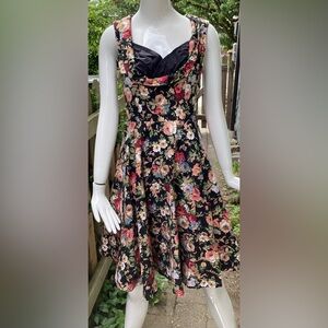 Lindy Bop fit and flair dress, floral, circle skirt, sleeveless, small